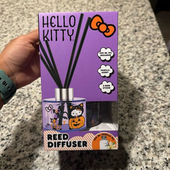 Hello Kitty Reed Diffuser Halloween Theme Vanilla Scent NEW IN BOX - Picture 1 of 7